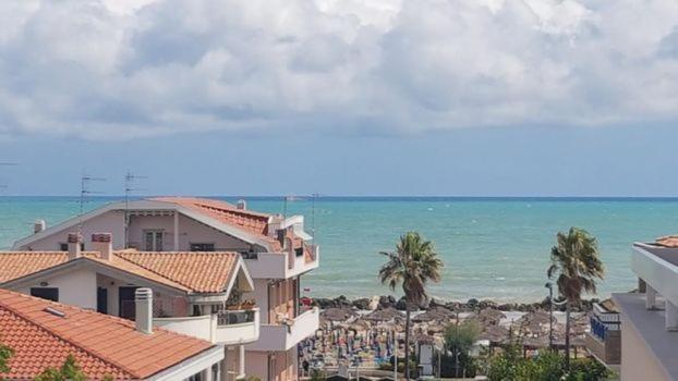 Sapore Di Mare Монтесильвано Экстерьер фото